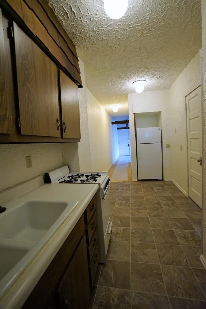 Madison Apartment: 17 S. Hancock St.