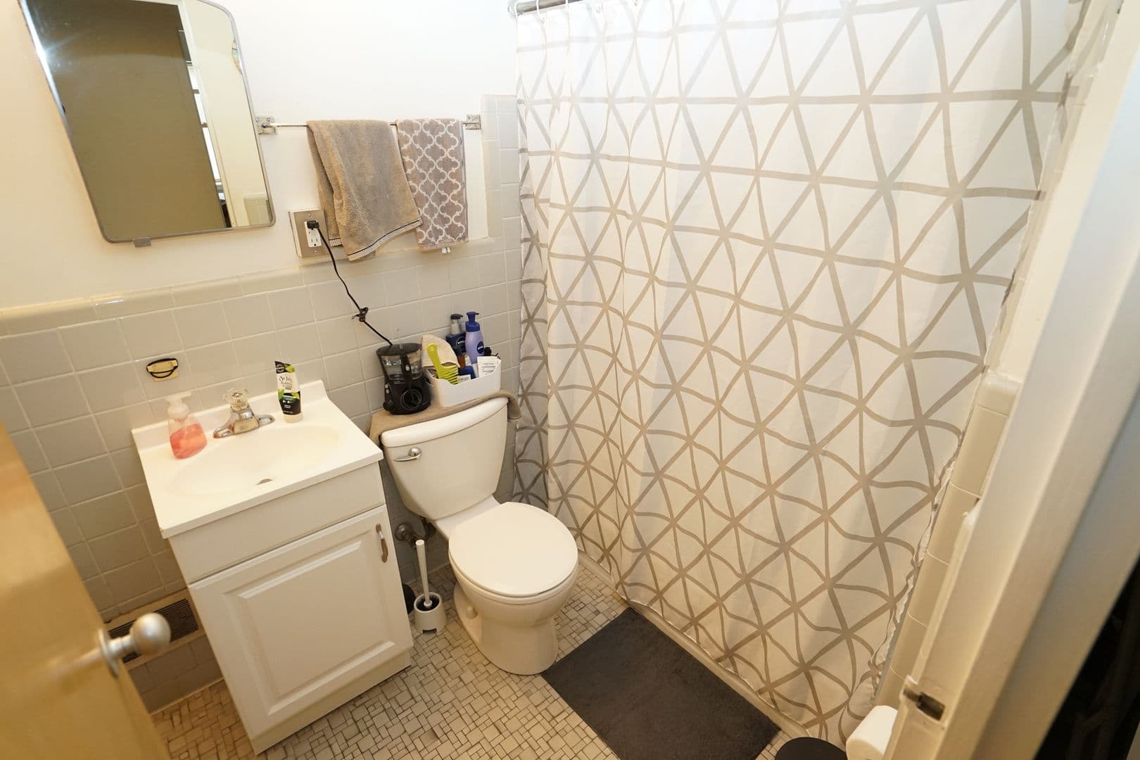 Madison Apartment: 425 Paunack Place