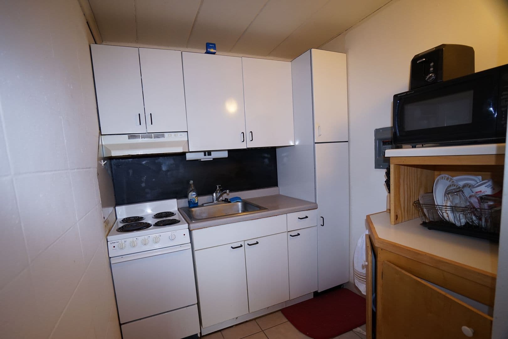 Madison Apartment: 2102 University Ave