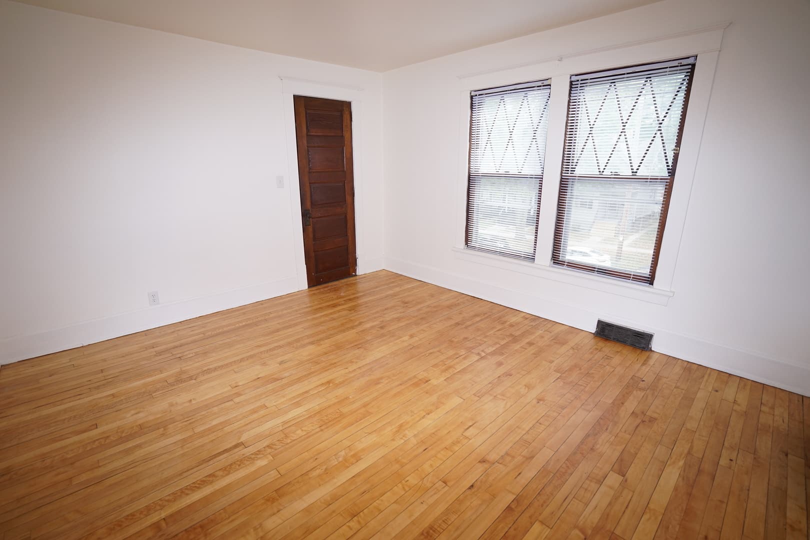 Madison Apartment: 1326 Mound St.