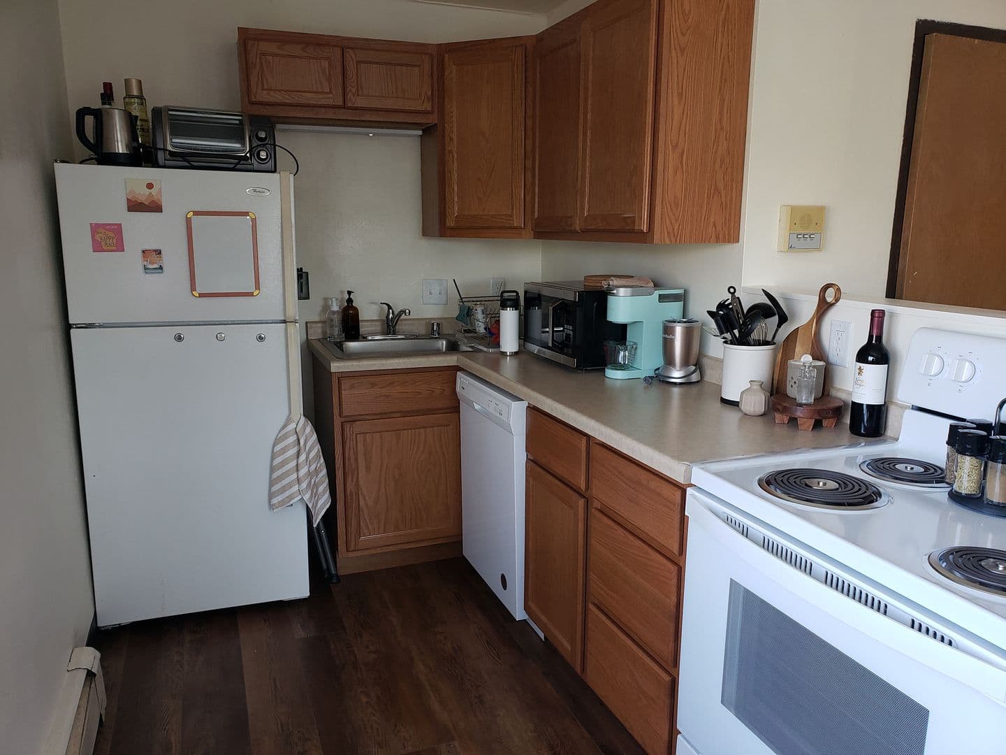 Madison Apartment: 2102 University Ave