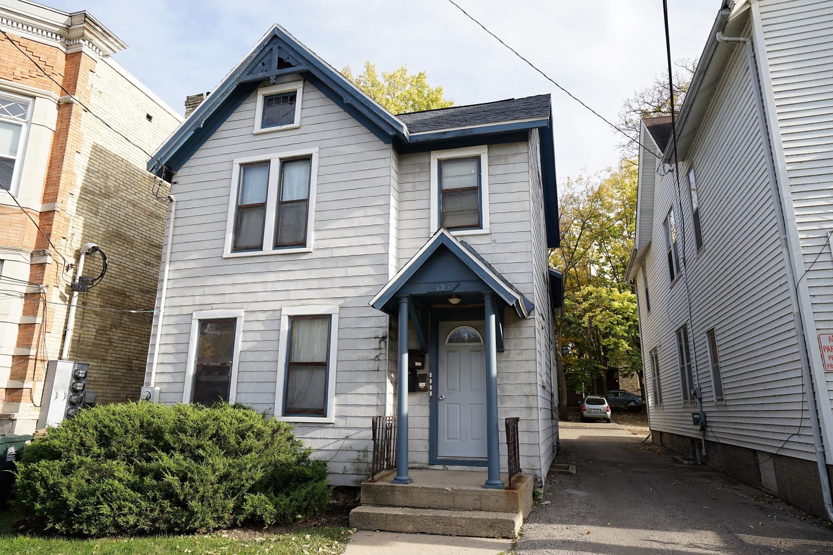 Madison Apartment: 121 E. Johnson St.