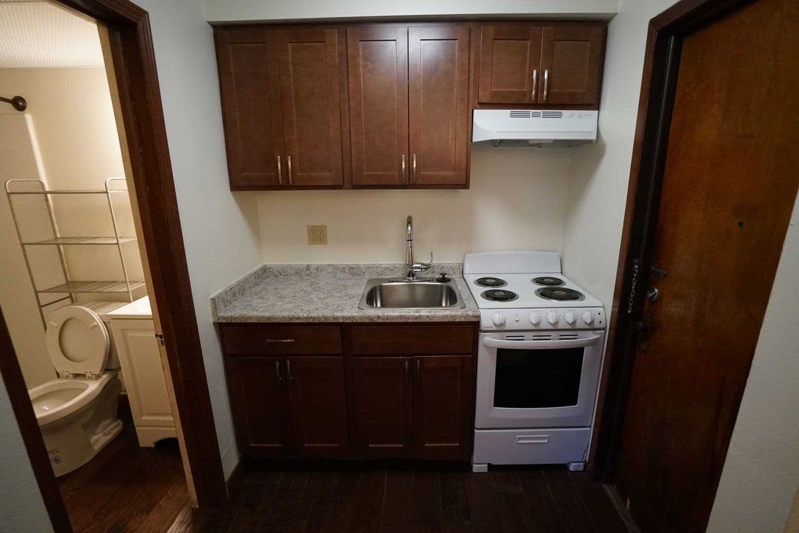 Madison Apartment: 215 N. Ingersoll St.