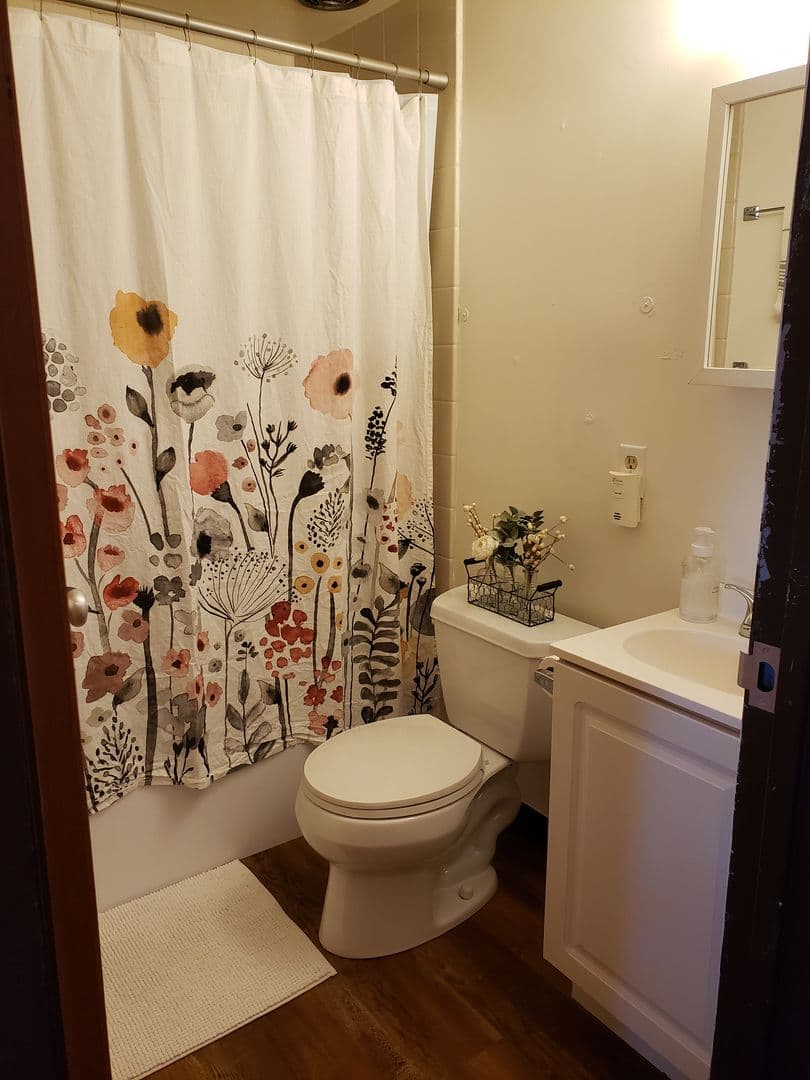 Madison Apartment: 2102 University Ave