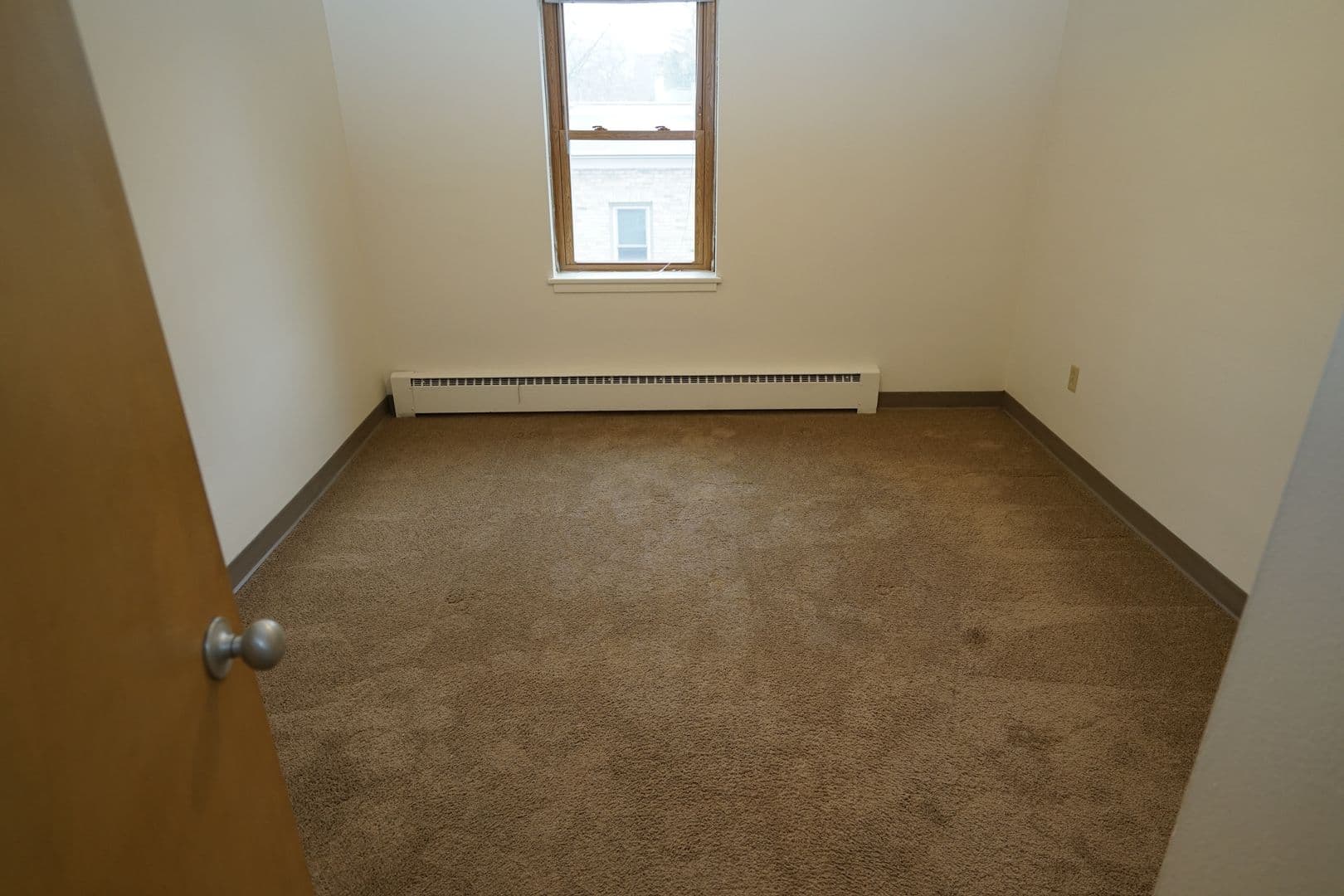Madison Apartment: 425 Paunack Place