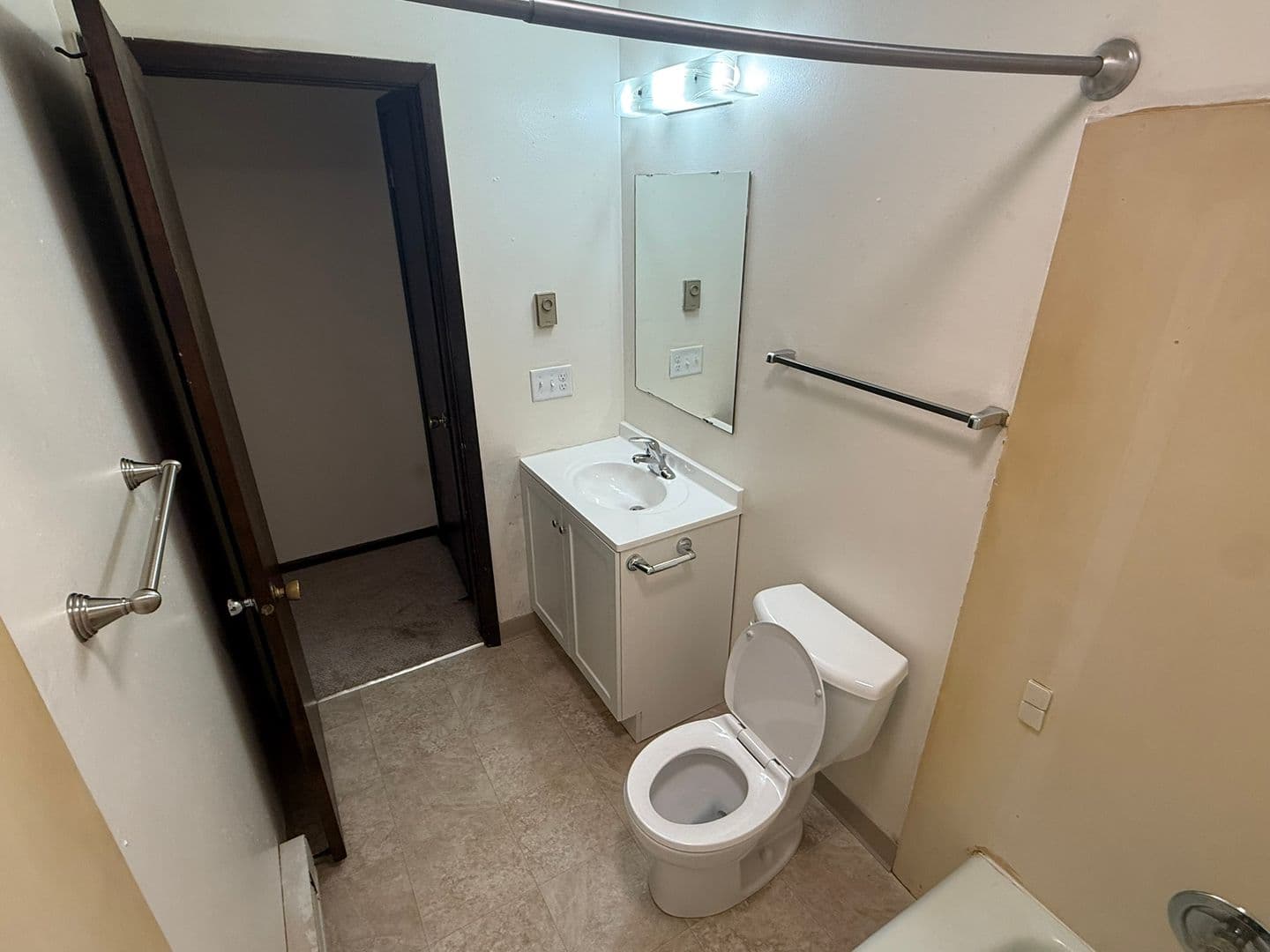 Sun Prairie Apartment: 257-261 Broadway Dr.