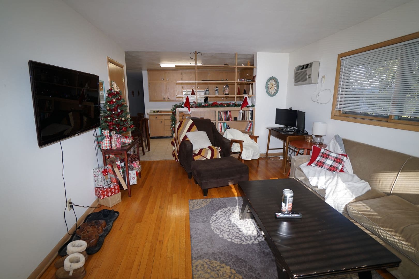 Madison Apartment: 806 W. Olin Ave