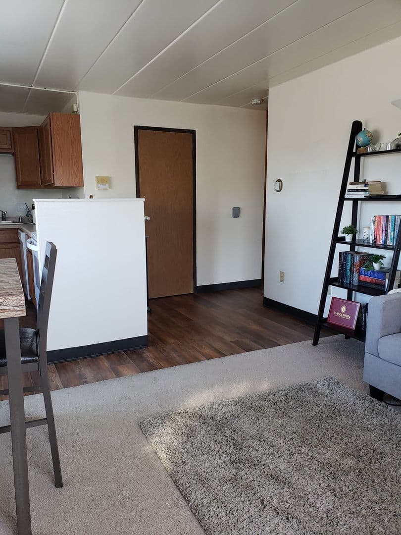 Madison Apartment: 2102 University Ave