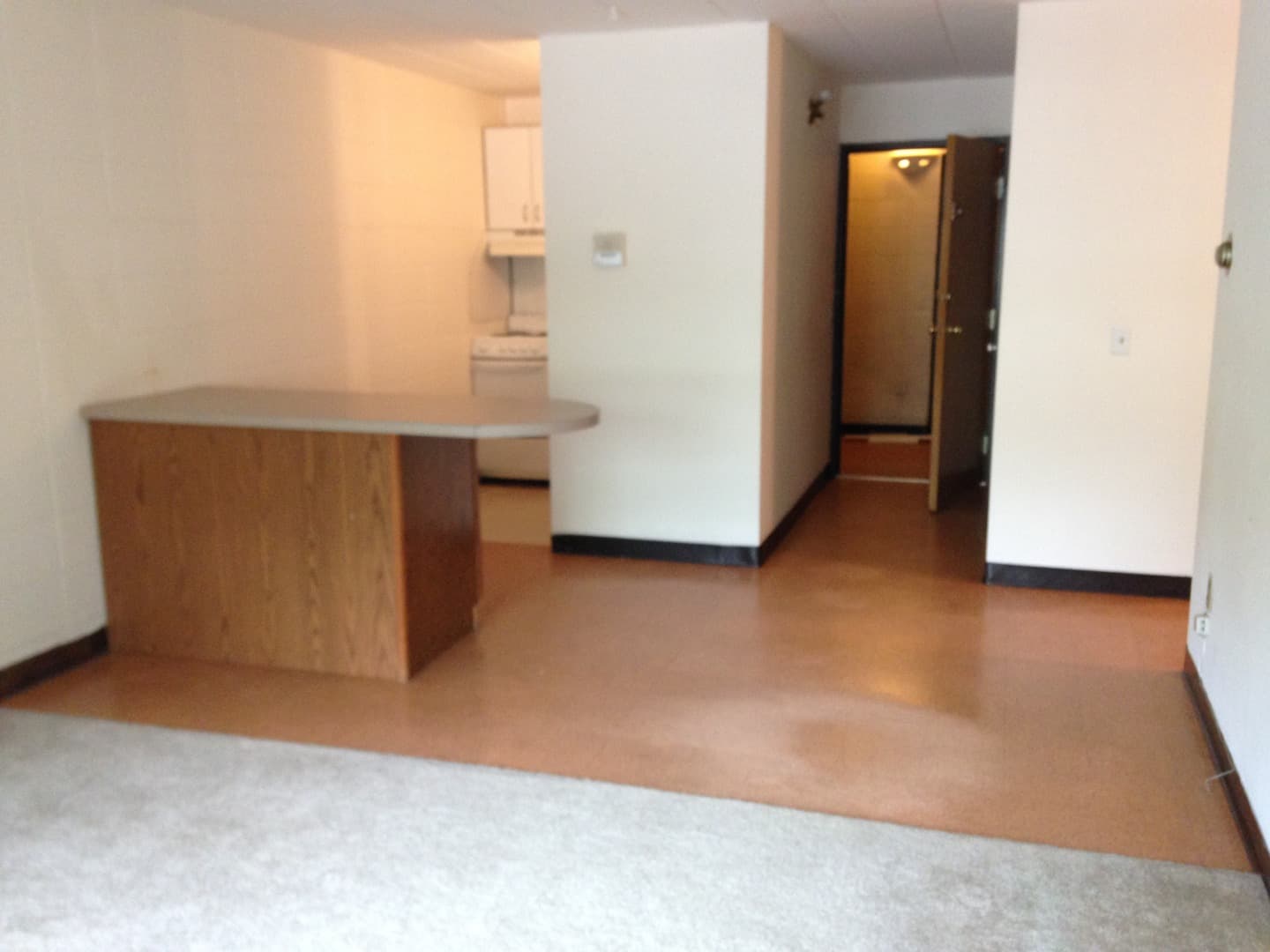 Madison Apartment: 2102 University Ave