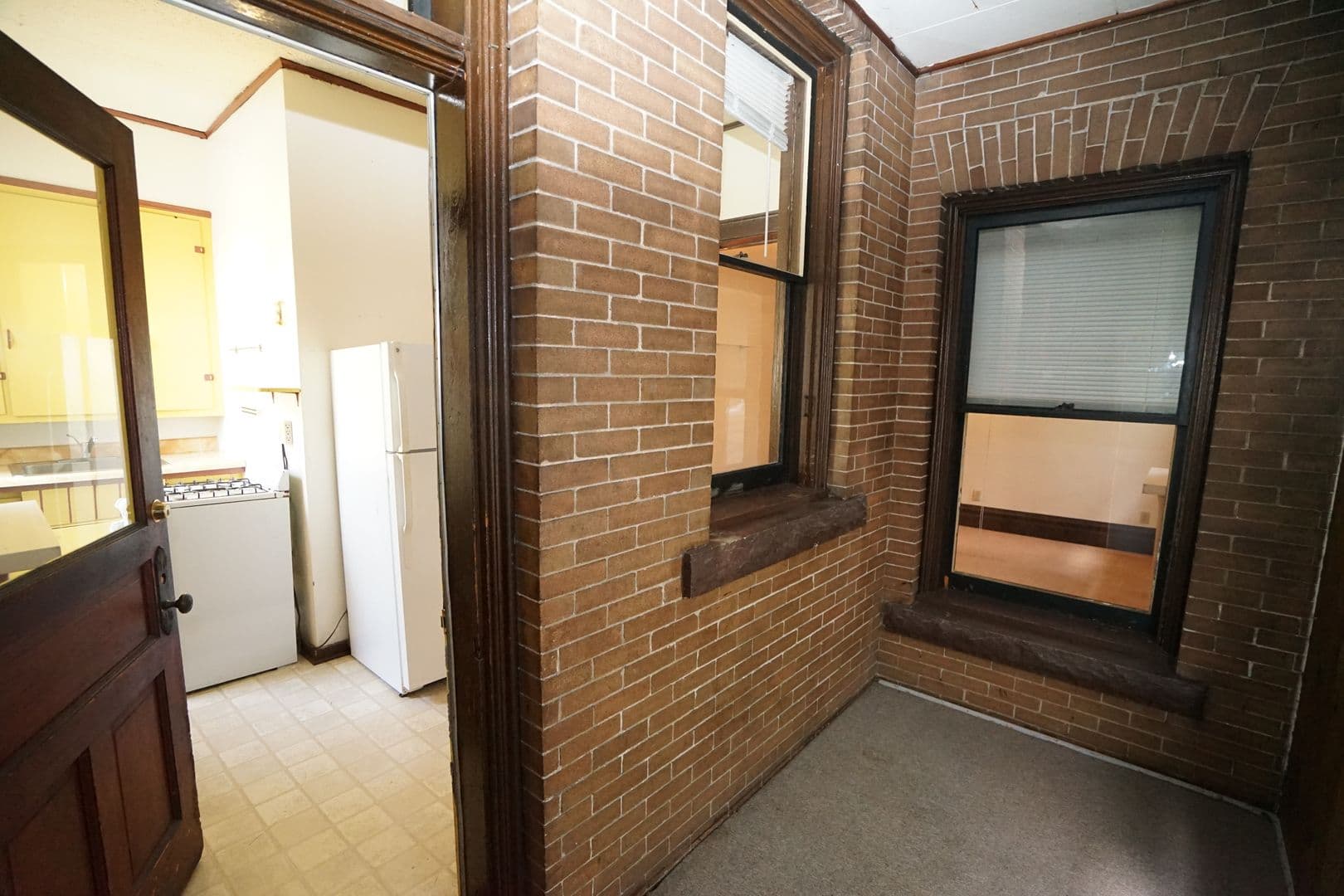 Madison Apartment: 418 W. Main St.