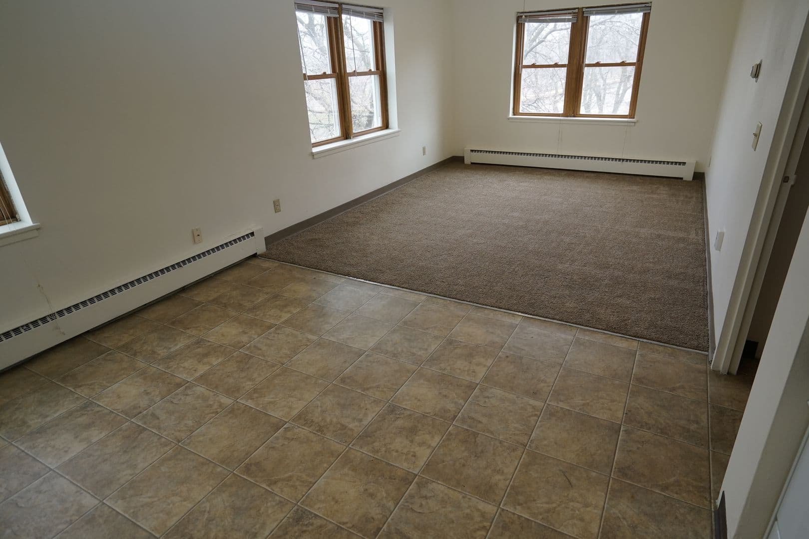 Madison Apartment: 425 Paunack Place
