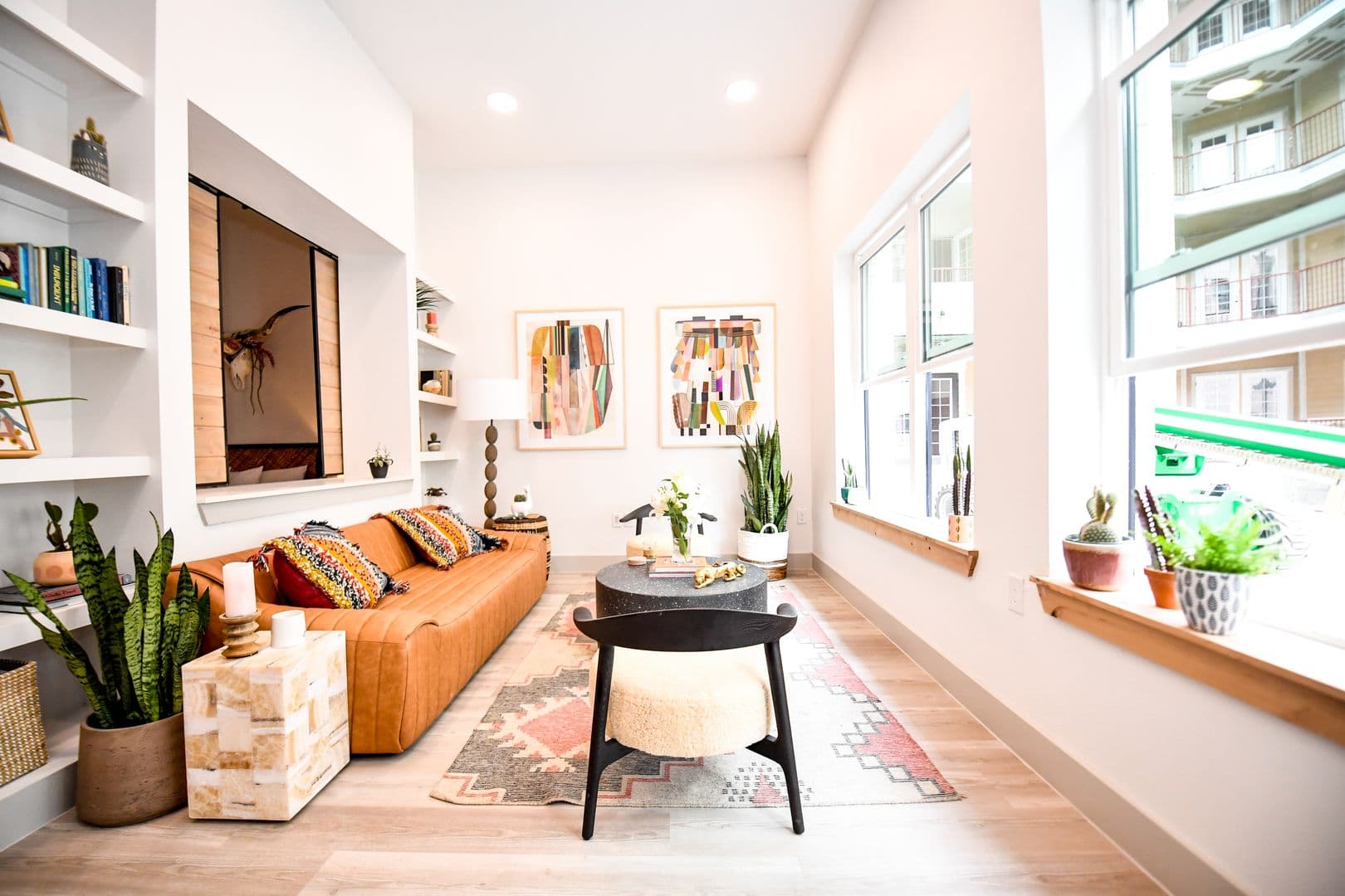 Dallas Apartment: 200 N Bishop Ave
