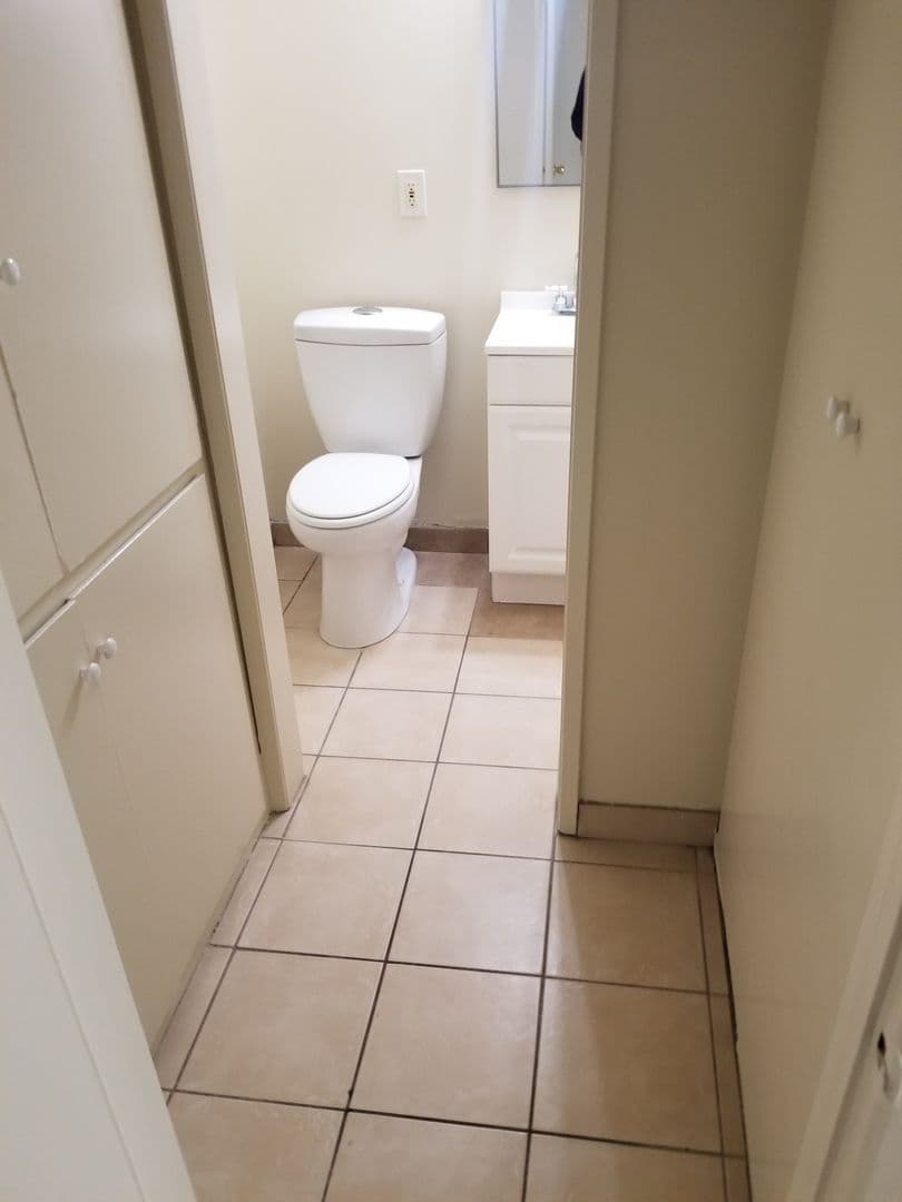 Fullerton Apartment: 2618 Milton Ave.