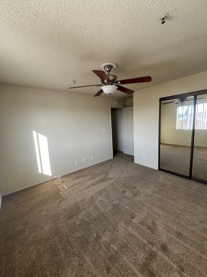 Hawthorne Apartment: 14115-21 Kornblum Ave.