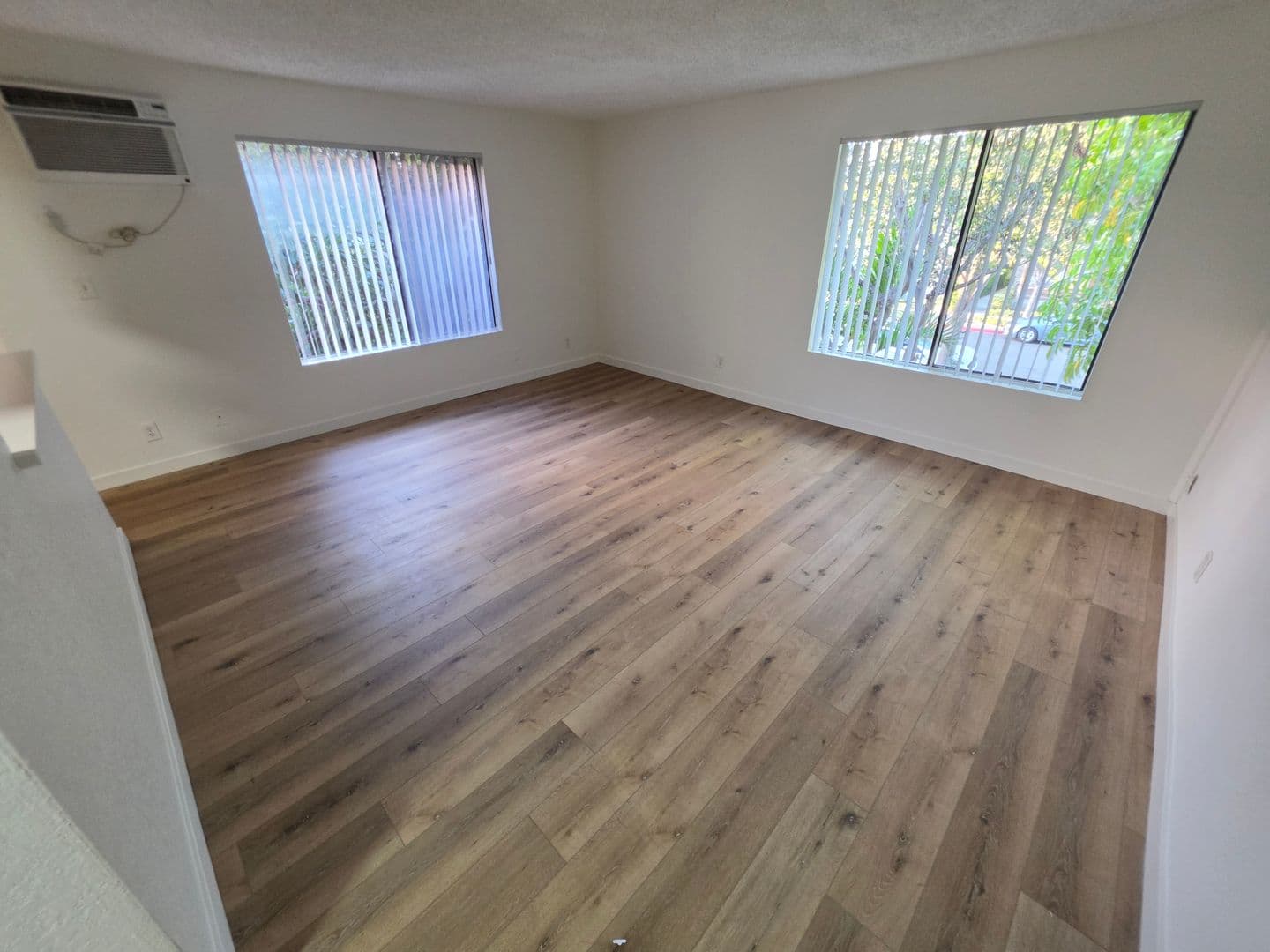 Los Alamitos Apartment: 3680-98 Howard Ave.