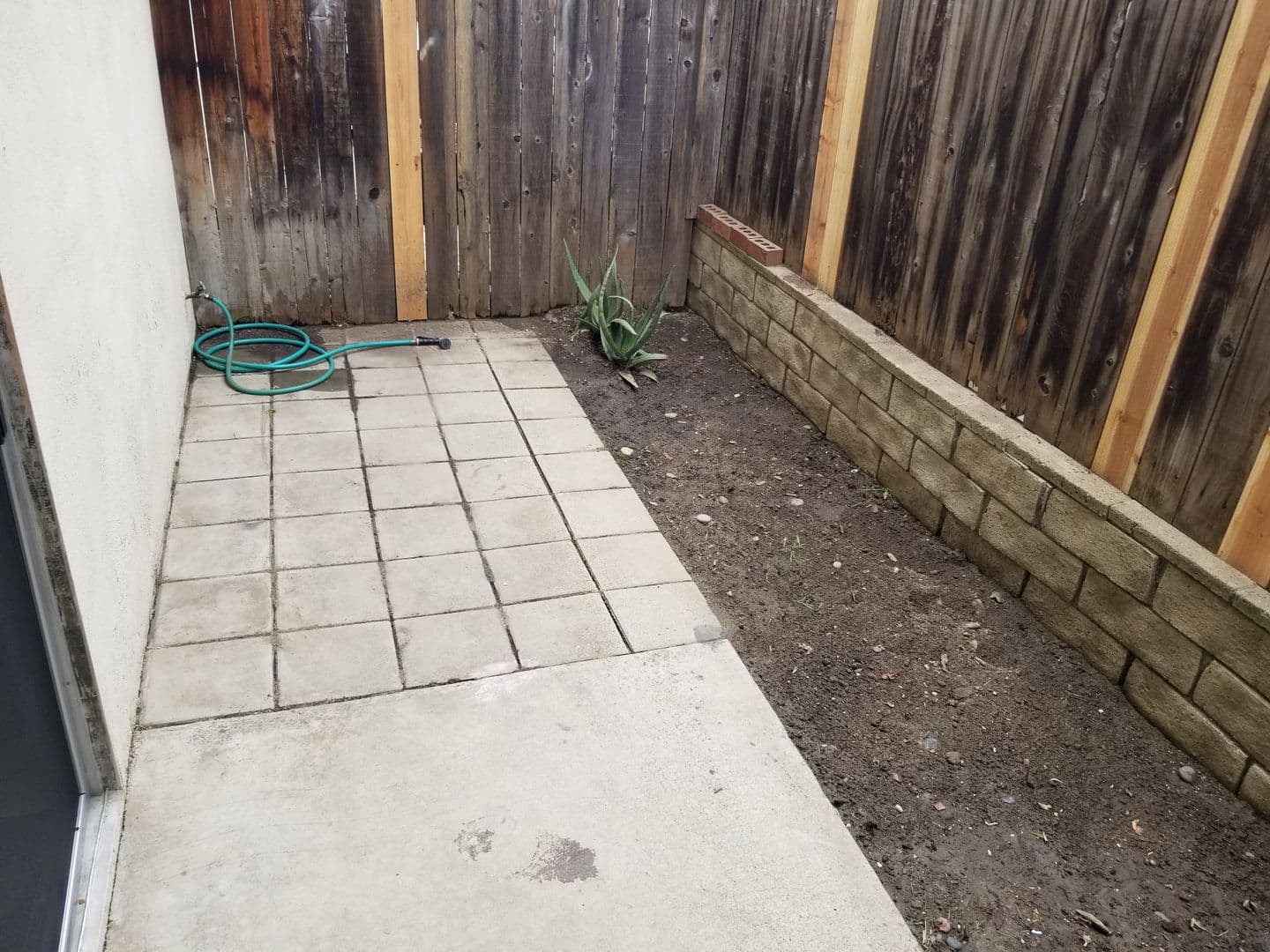 Fullerton Apartment: 2618 Milton Ave.