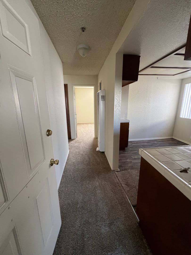 Hawthorne Apartment: 14115-21 Kornblum Ave.