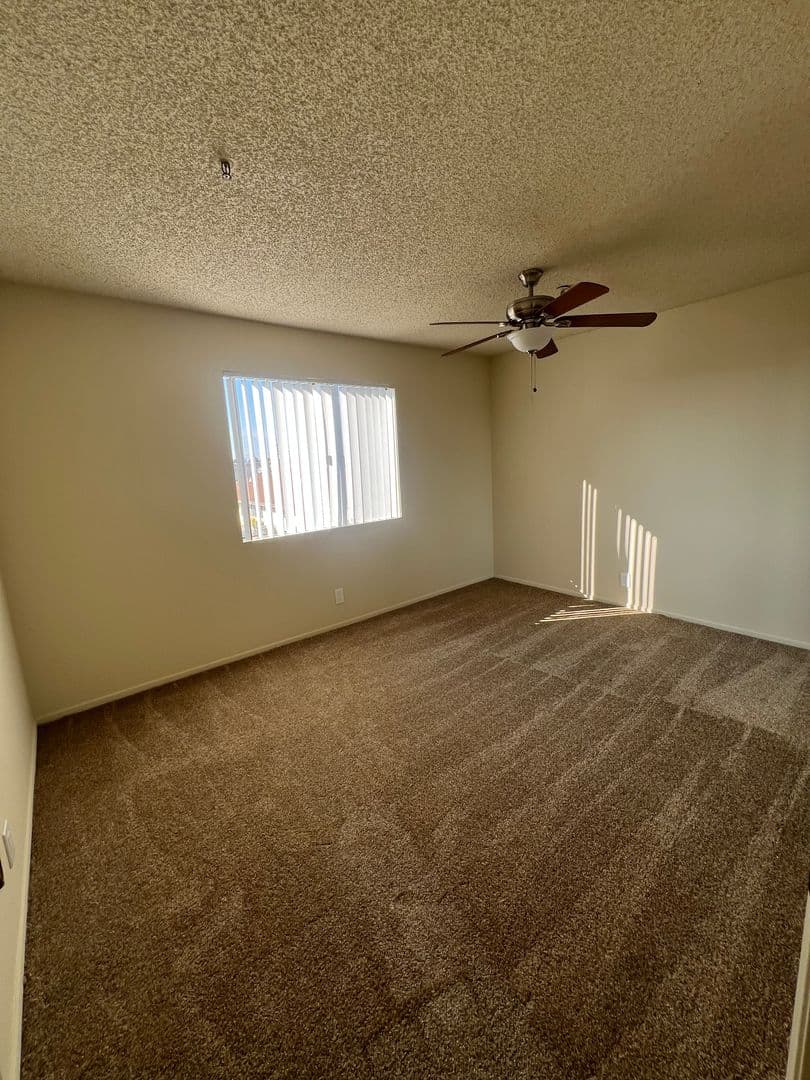 Hawthorne Apartment: 14115-21 Kornblum Ave.