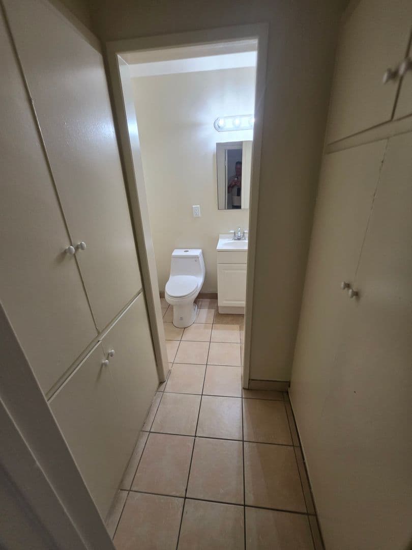 Fullerton Apartment: 2618 Milton Ave.