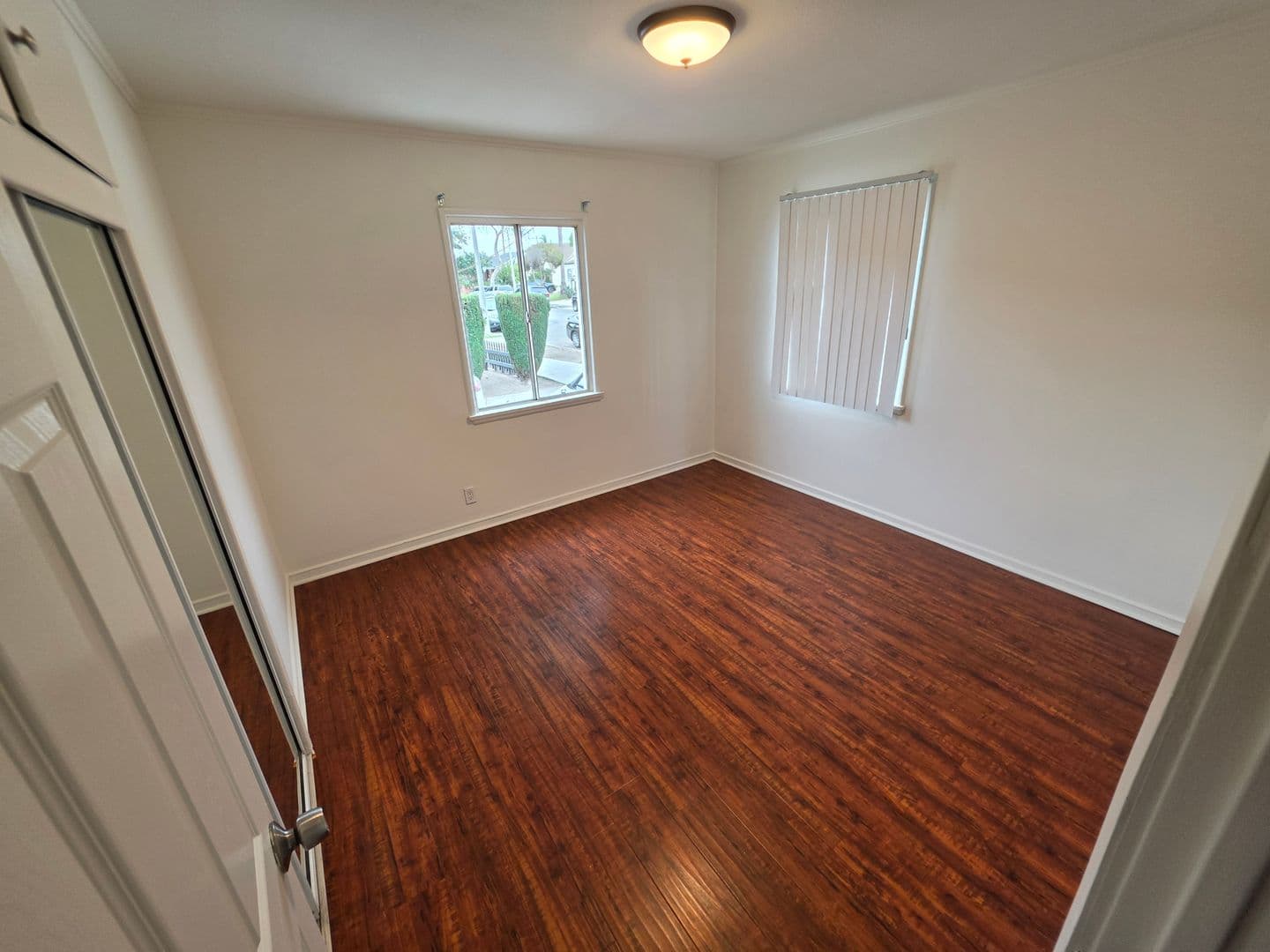 Long Beach Apartment: 1500 E. Wardlow Road