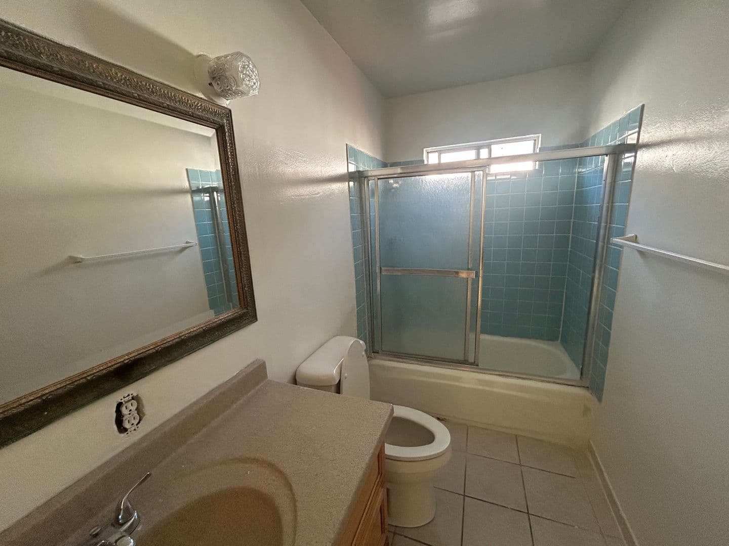 Lawndale Apartment: 4704 - 4706 W. 161st. Street
