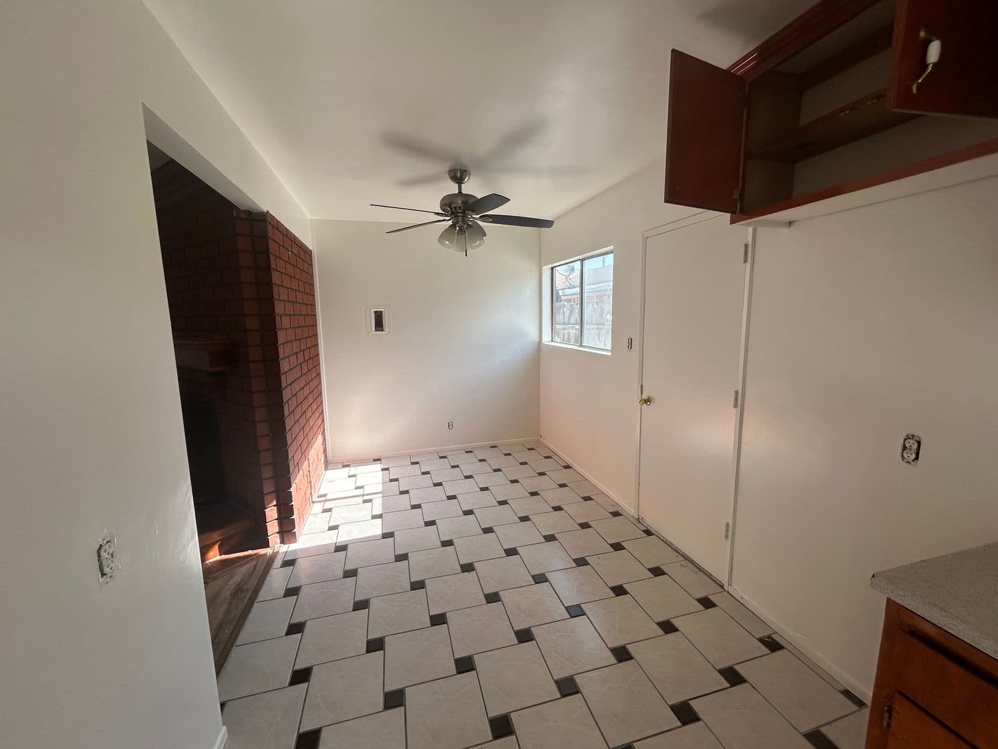 Lawndale Apartment: 4704 - 4706 W. 161st. Street