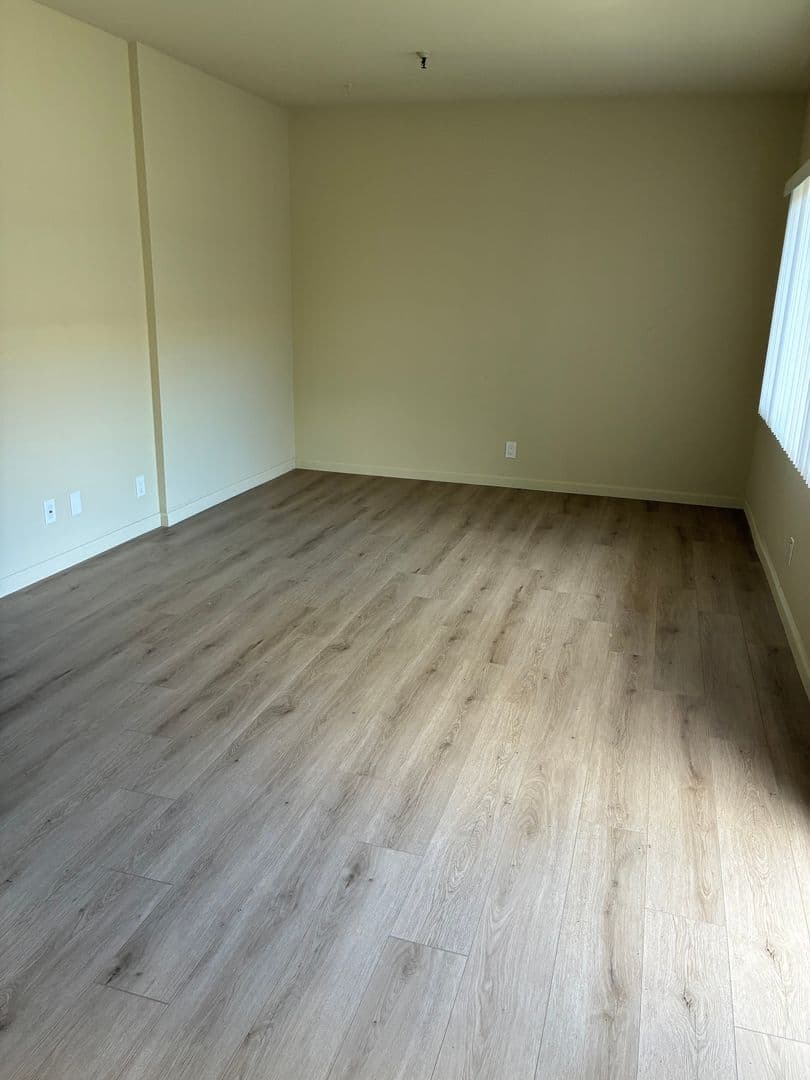 Hawthorne Apartment: 14501 Cerise Ave.