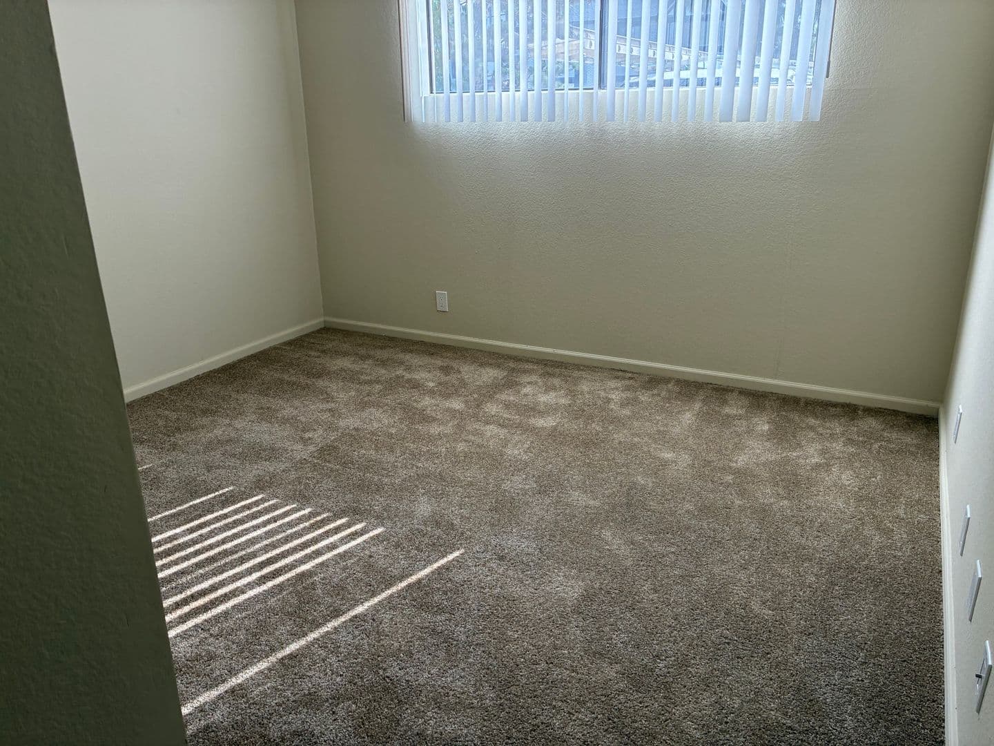 Hawthorne Apartment: 14501 Cerise Ave.
