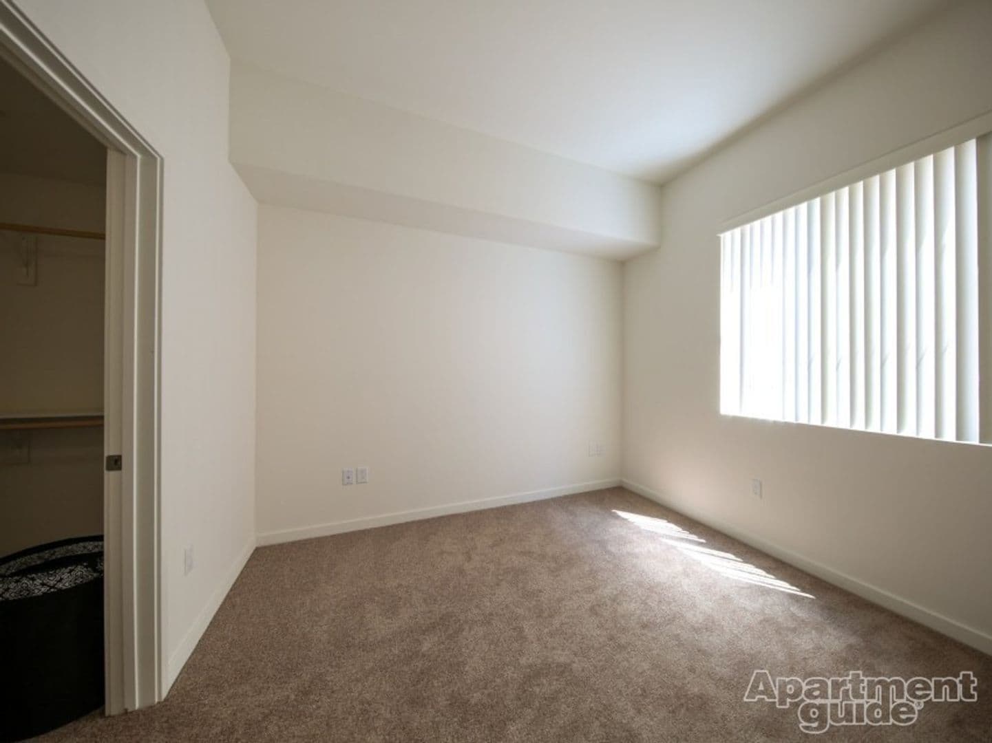 Long Beach Apartment: 431 East 6th St.
