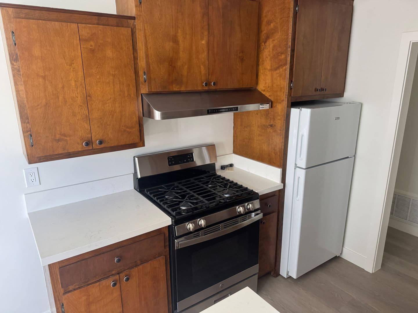 Seal Beach Apartment: 112 2nd St.