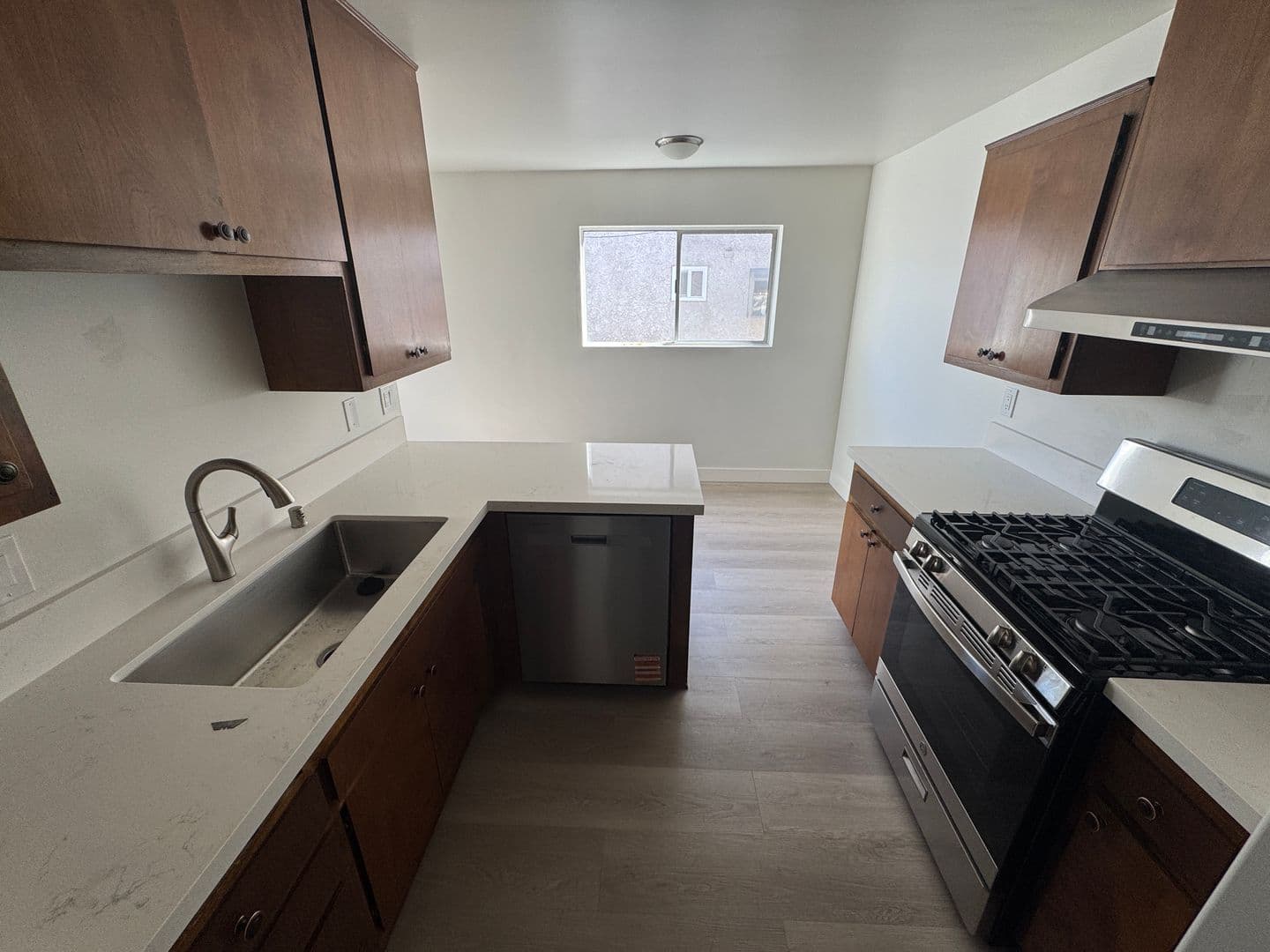 Seal Beach Apartment: 112 2nd St.