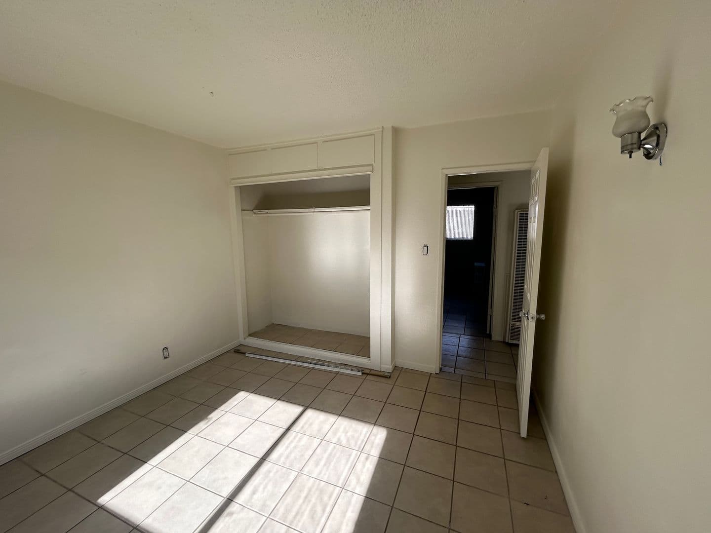 Lawndale Apartment: 4704 - 4706 W. 161st. Street