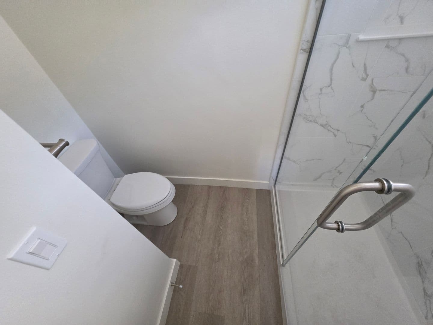 Seal Beach Apartment: 112 2nd St.