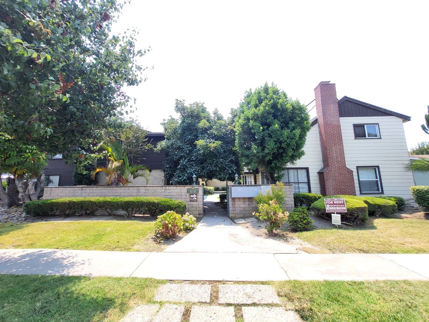 Los Alamitos Apartment: 3680-98 Howard Ave.