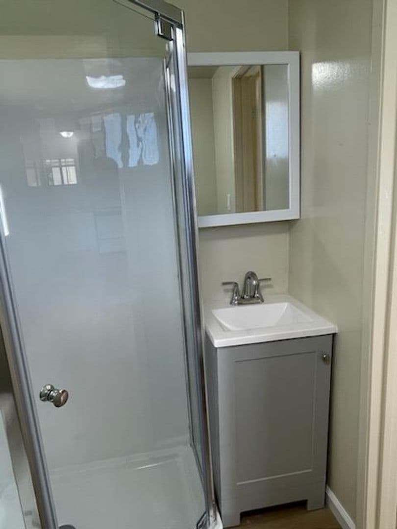 Hawthorne Apartment: 14501 Cerise Ave.