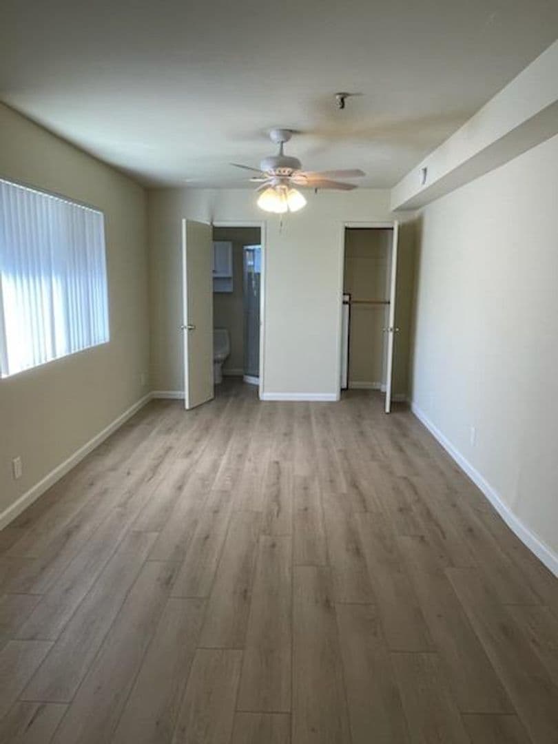 Hawthorne Apartment: 14501 Cerise Ave.
