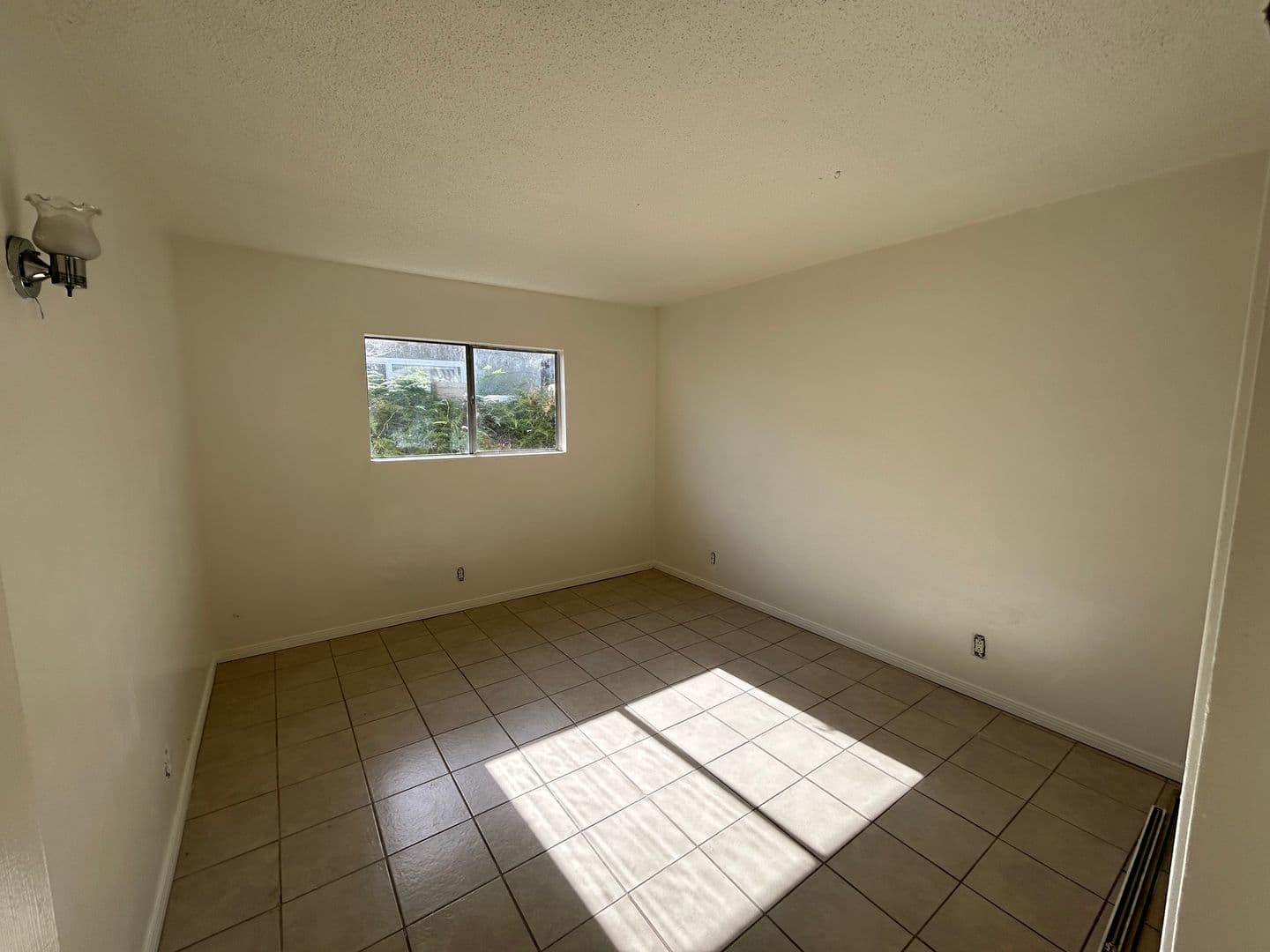 Lawndale Apartment: 4704 - 4706 W. 161st. Street