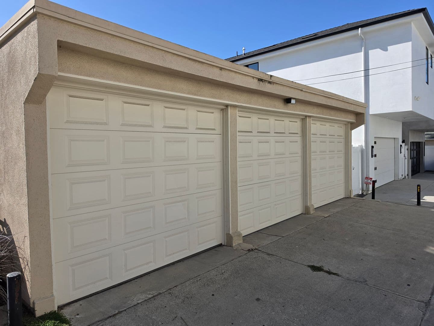 Seal Beach Apartment: 112 2nd St.