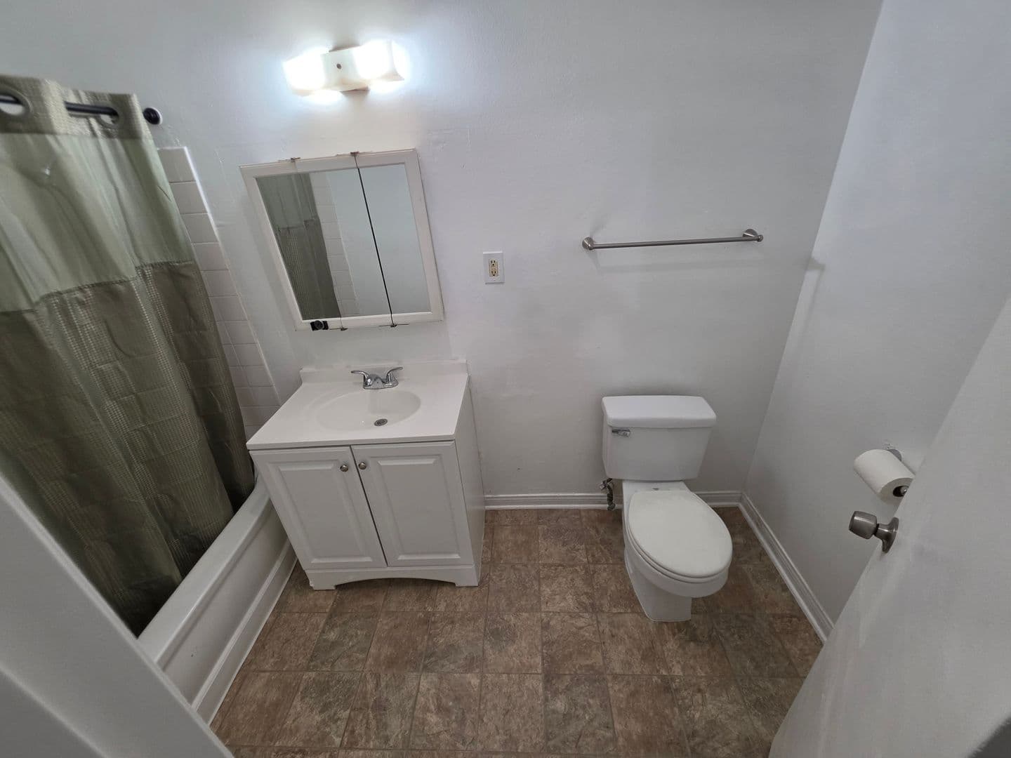 Long Beach Apartment: 3400 E. Andy St.
