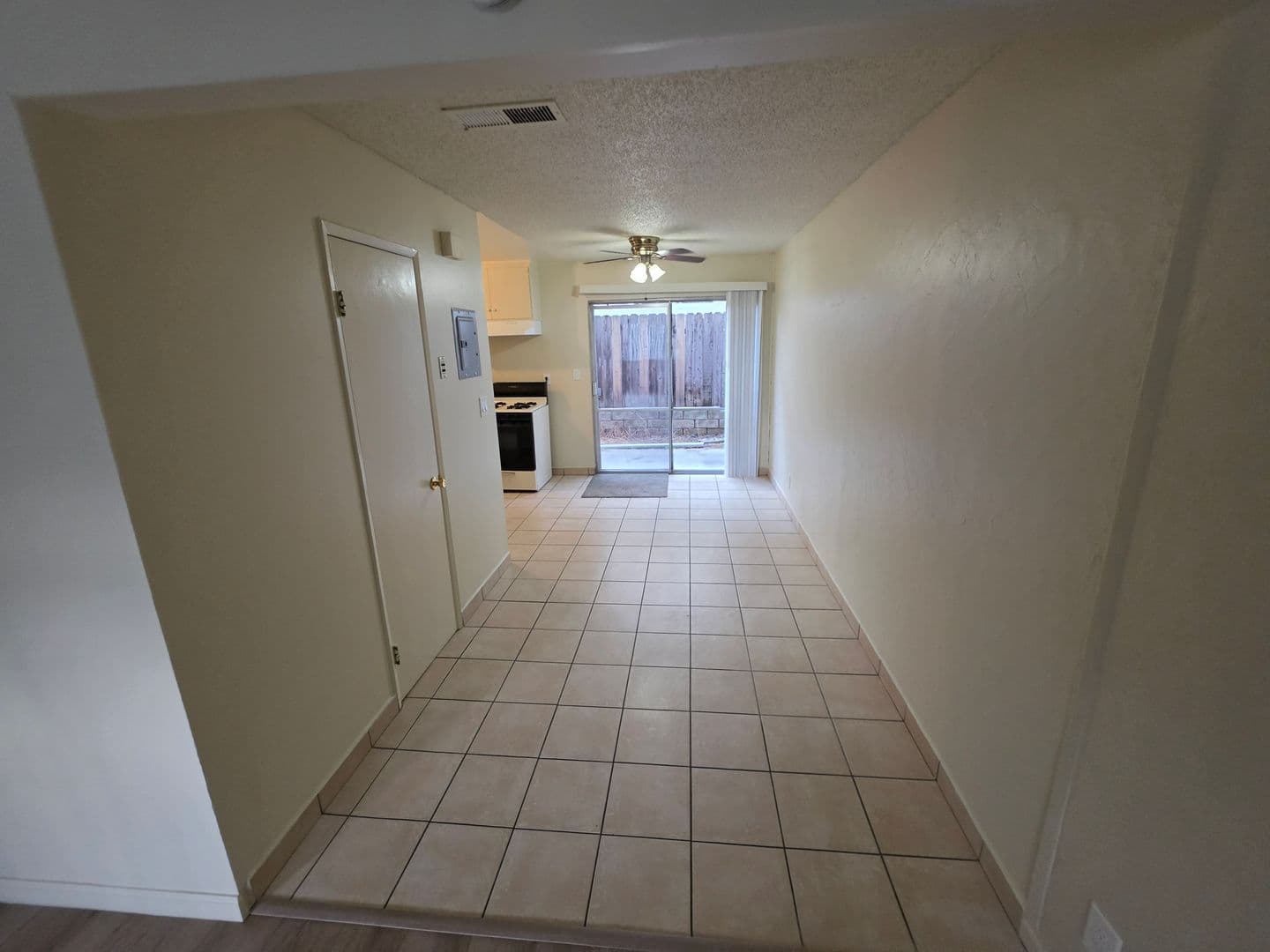 Fullerton Apartment: 2618 Milton Ave.
