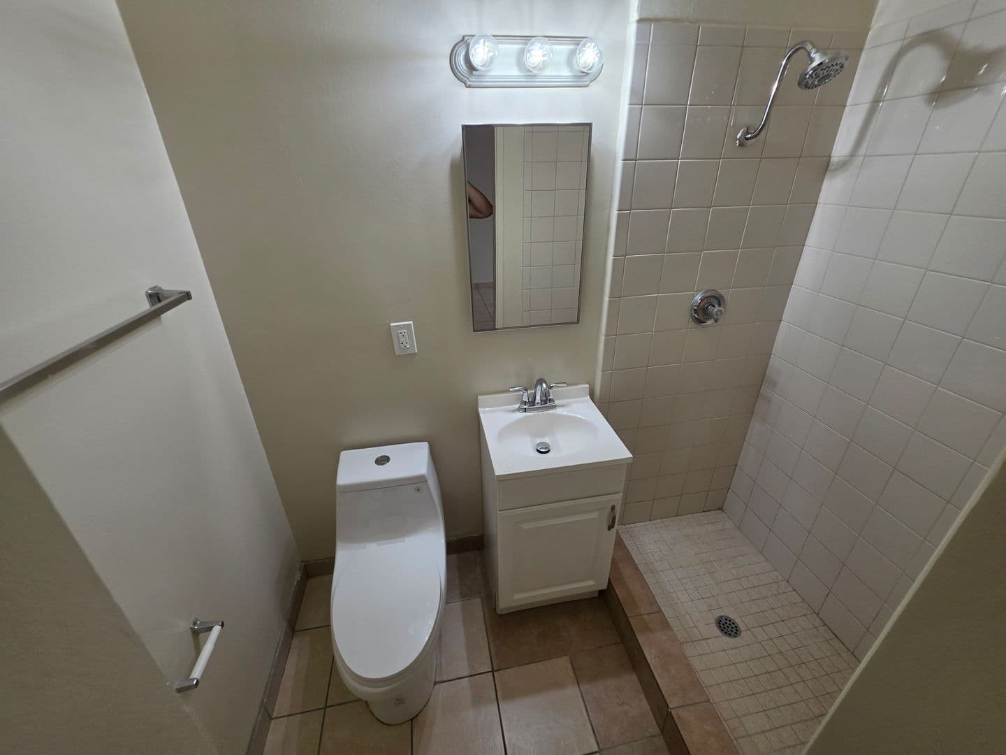Fullerton Apartment: 2618 Milton Ave.