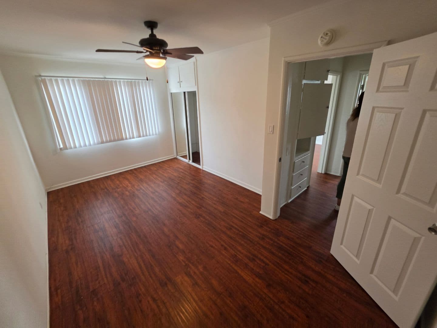 Long Beach Apartment: 1500 E. Wardlow Road