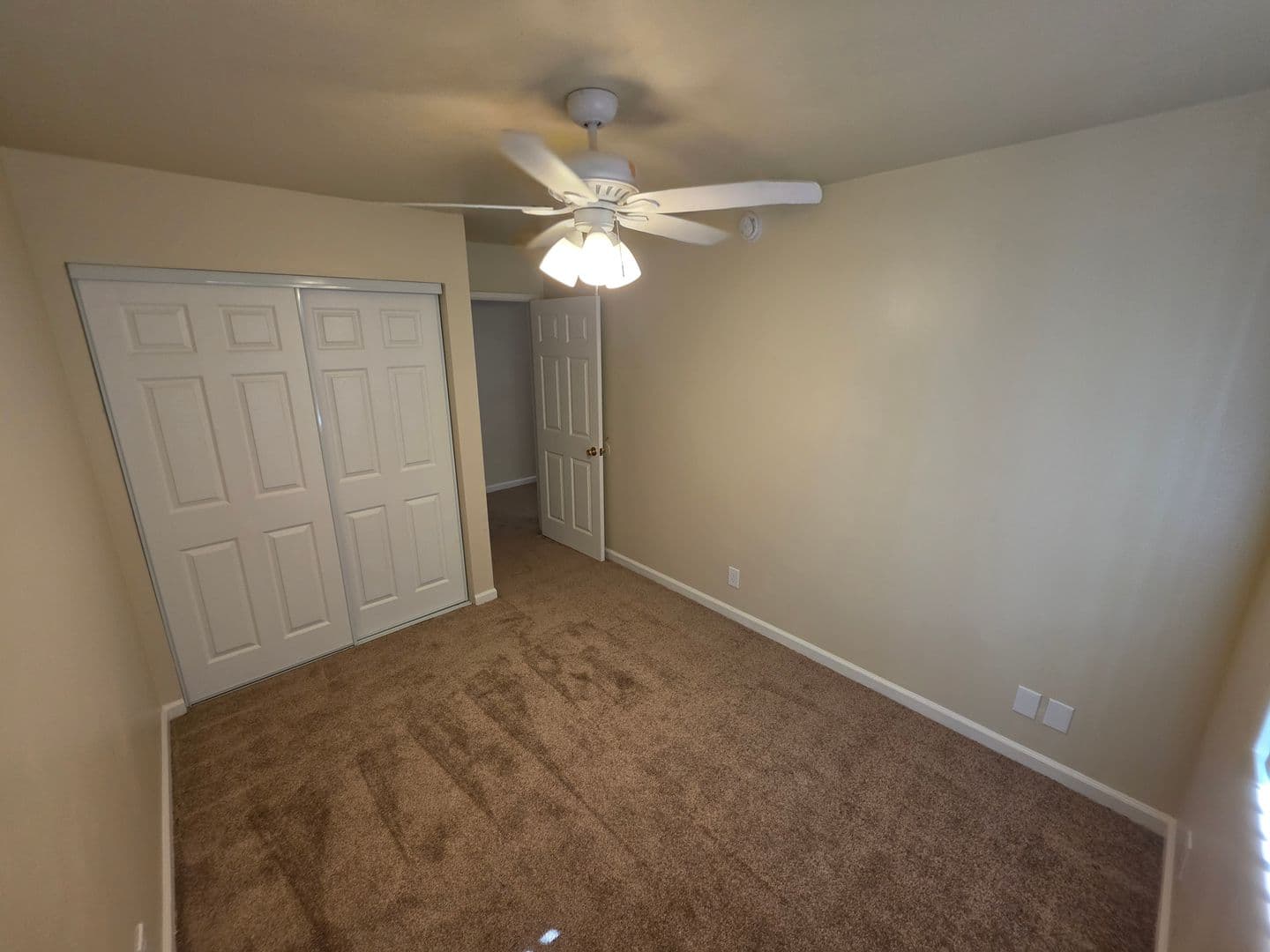 Long Beach Apartment: 3351 E Andy St.