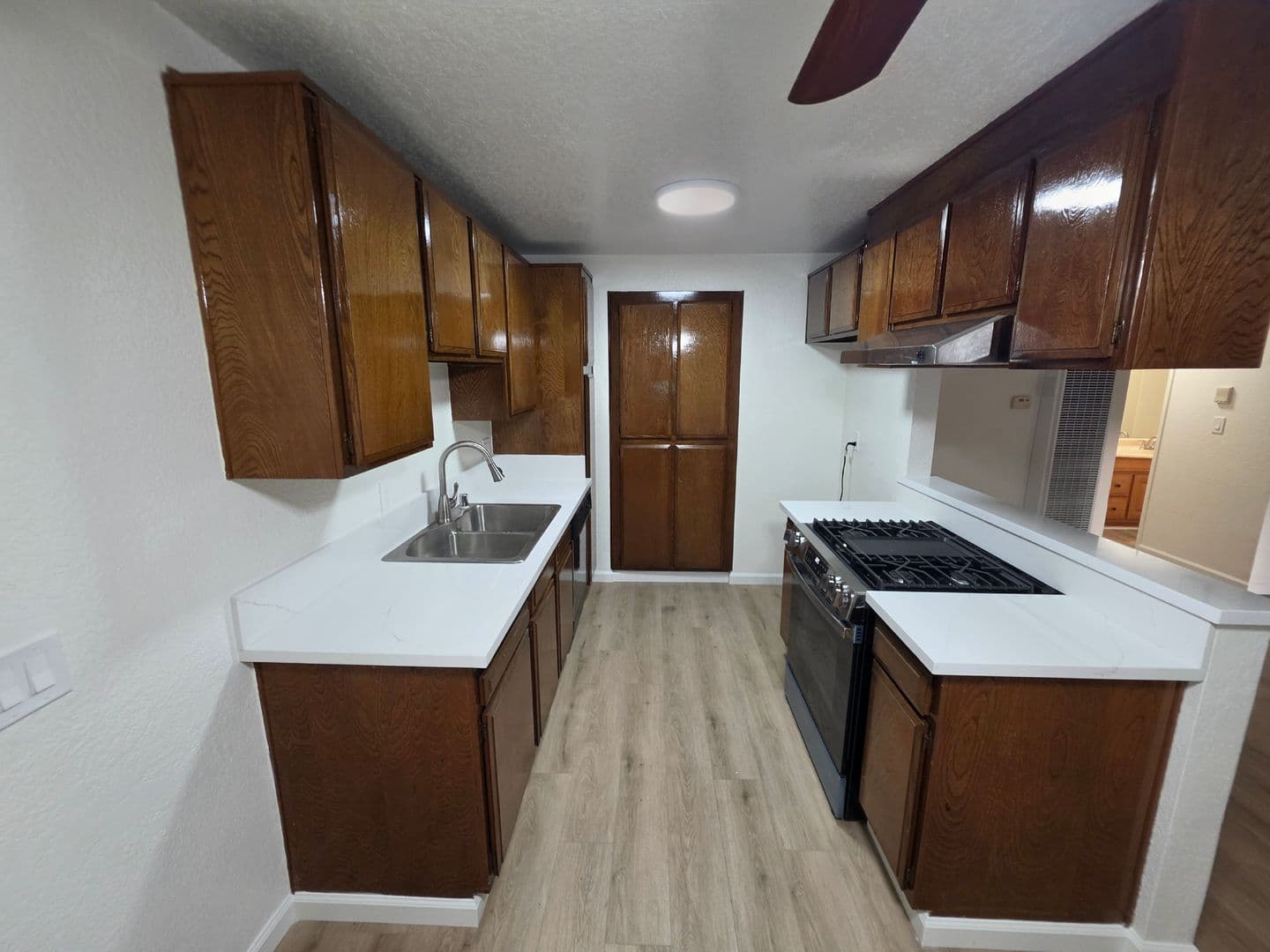 Los Alamitos Apartment: 3680-98 Howard Ave.