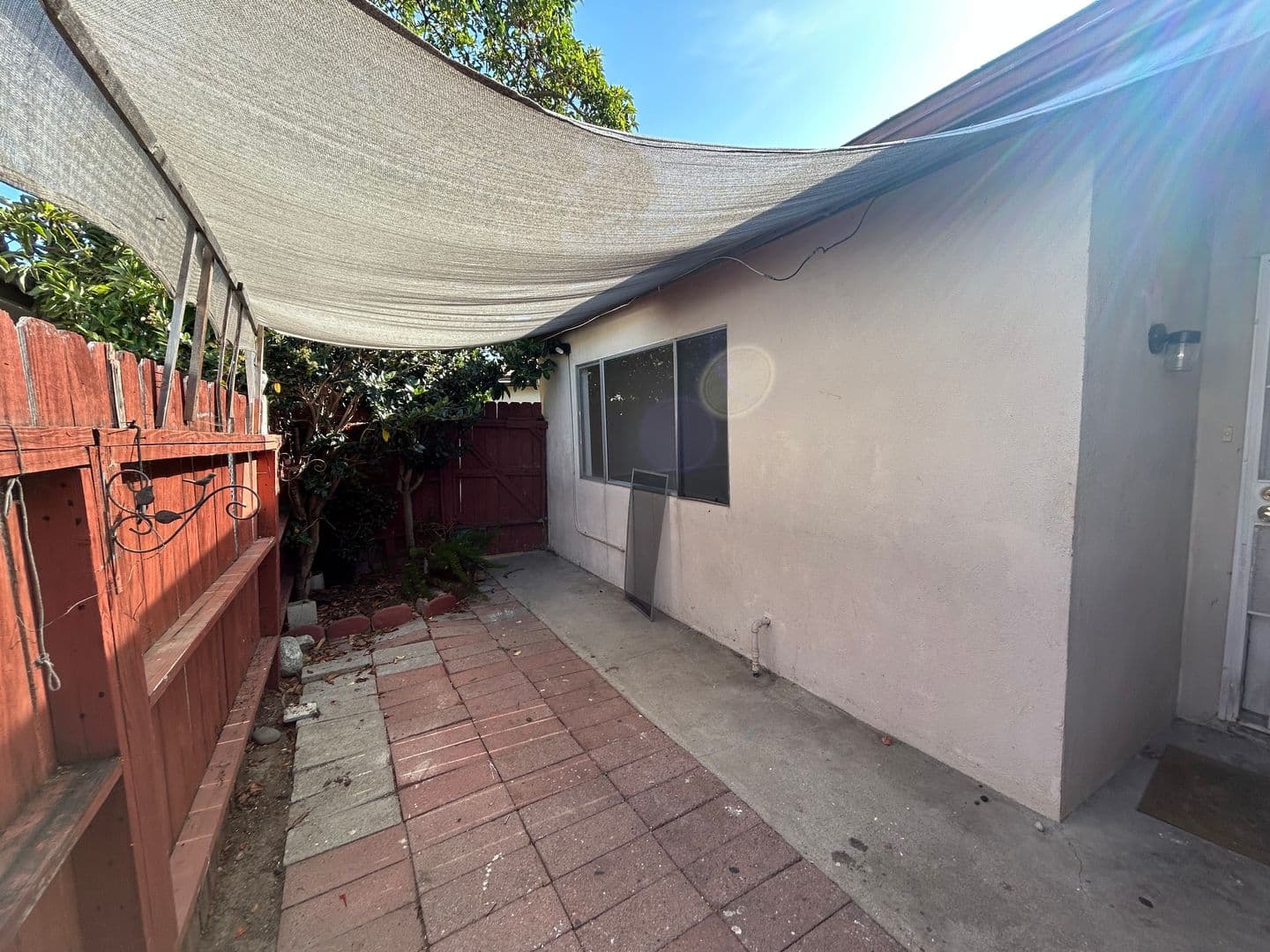Lawndale Apartment: 4704 - 4706 W. 161st. Street