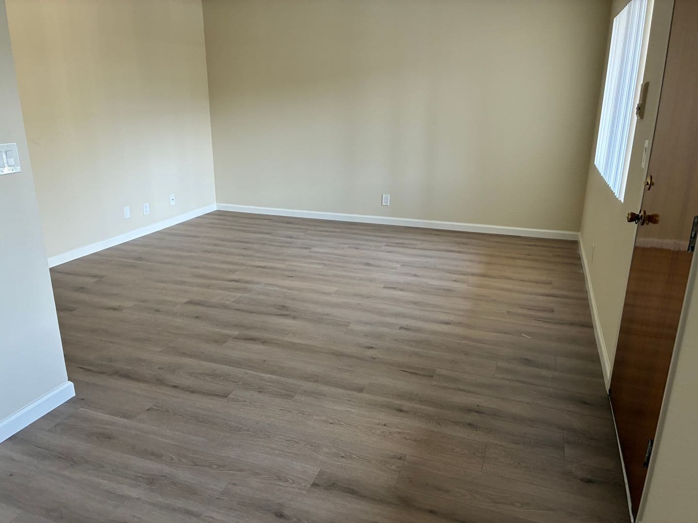 Hawthorne Apartment: 14501 Cerise Ave.