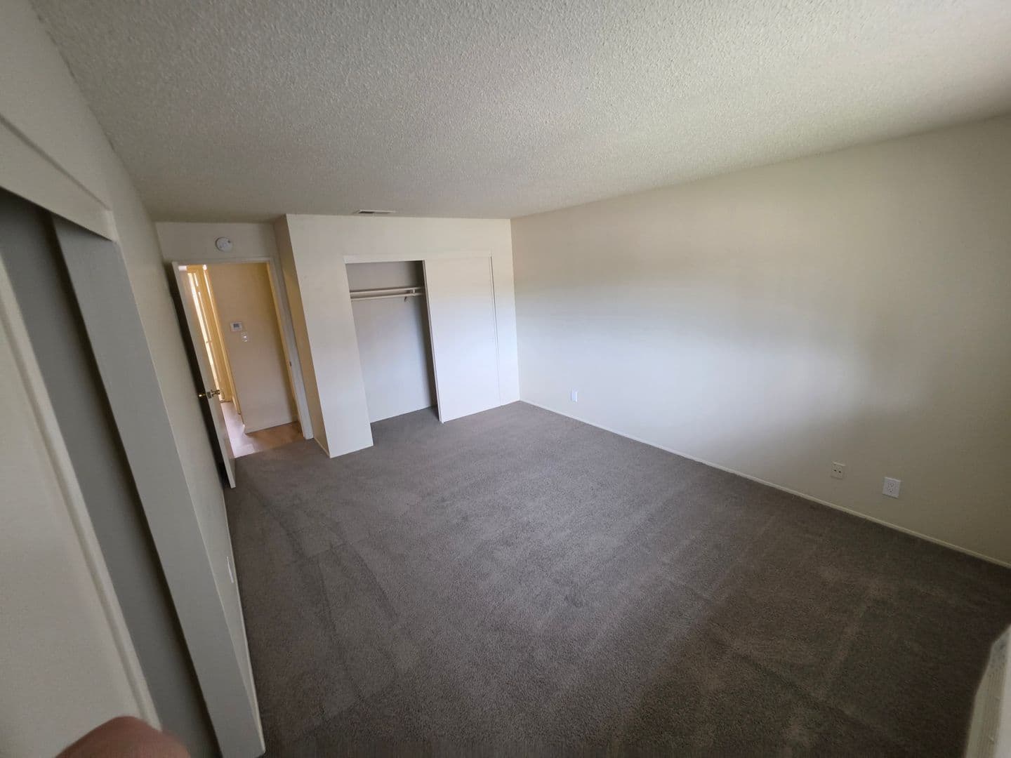 Fullerton Apartment: 2618 Milton Ave.