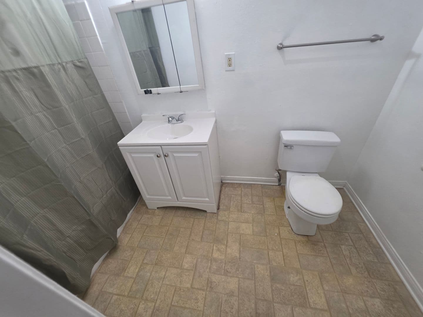 Long Beach Apartment: 3400 E. Andy St.