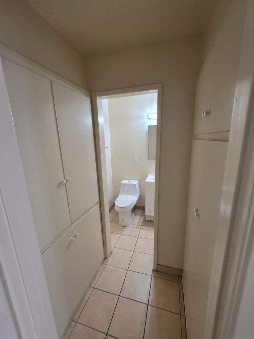 Fullerton Apartment: 2618 Milton Ave.