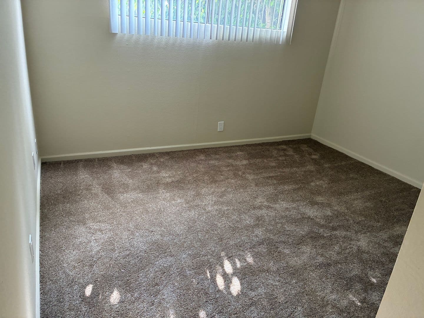 Hawthorne Apartment: 14501 Cerise Ave.